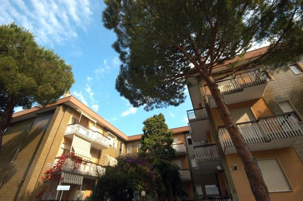 Residence Orchidea Diano Marina Exterior foto