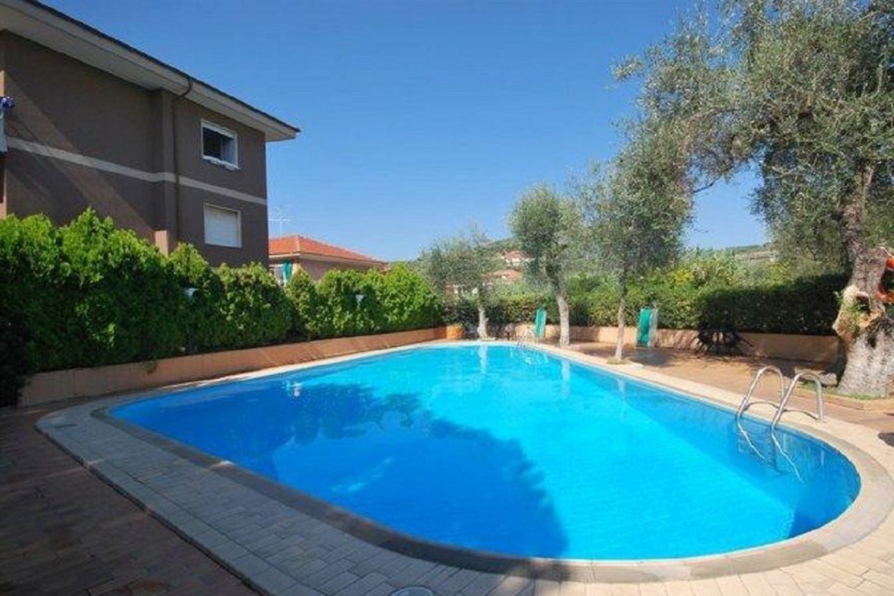 Residence Orchidea Diano Marina Exterior foto